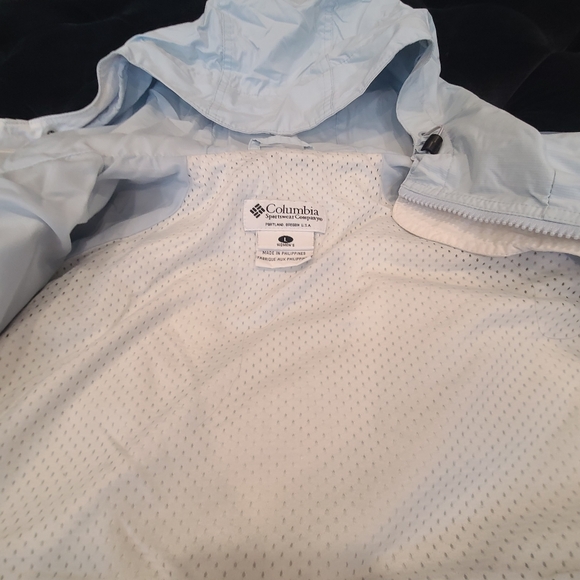 Columbia windbreaker Jacket - Picture 9 of 12